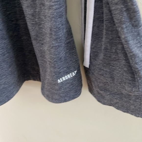 Adidas areoready lightweight pullover hooded shirt. Size XL - Picture 5 of 6